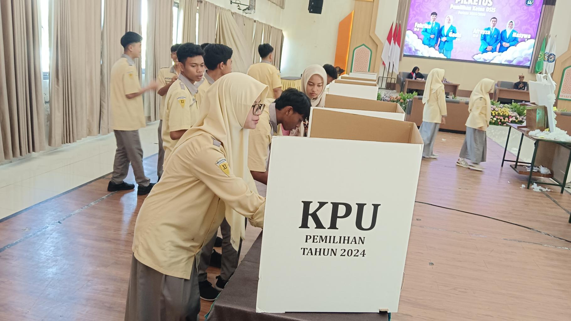 Nduwe Gawe di Madrasah: Ajang Pemilihan Ketua OSIS MAN Kota Batu Periode2025/2026