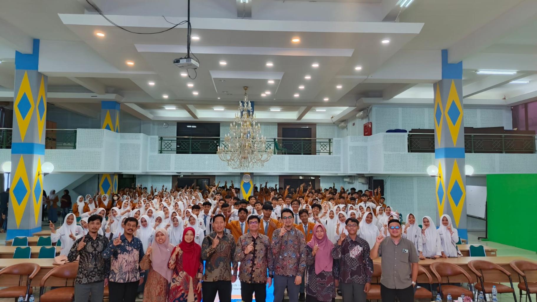 Antusiasme Siswa MAN Kota Batu dalam Kunjungan Kampus ke FEB UNAIR