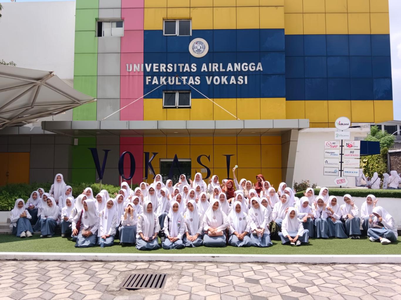 Menapaki Gerbang Perguruan Tinggi: Siswa MAN Kota Batu Kunjungi Fakultas Vokasi UNAIR